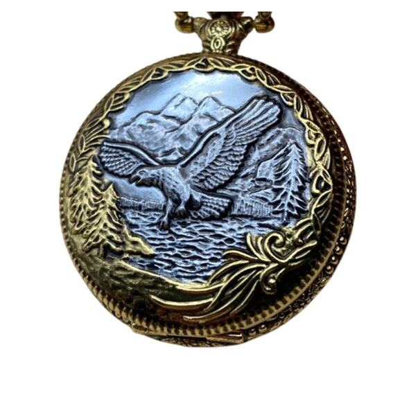 V S Quartz Pocket Watch with Date Time Chain and Belt Clip Beautiful 3d Eagle - Picture 1 of 6